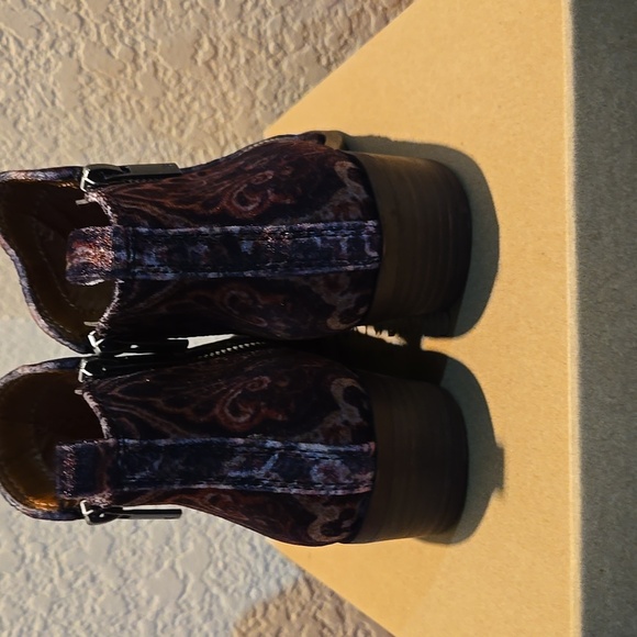 Lucky Brand Booties Black Toffee Velvet Combo Size 5.5 NWT - Picture 5 of 7